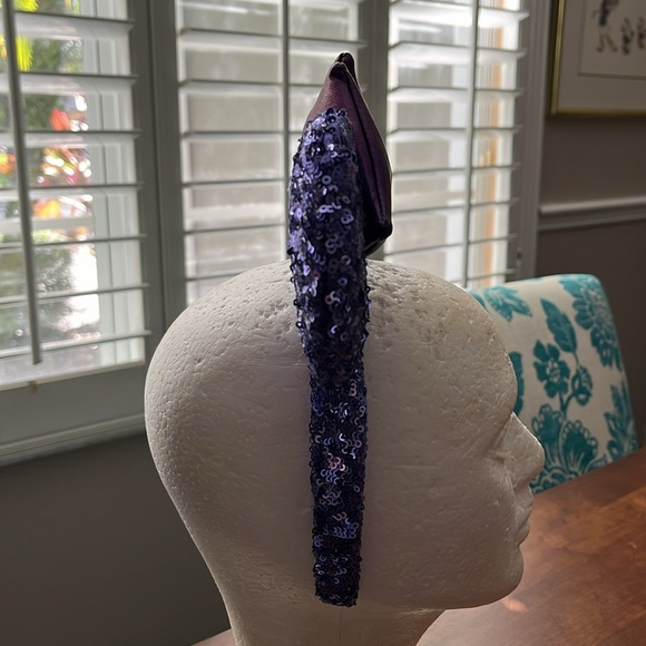 Disney Parks purple sequin Minnie mouse Ear band never worn - Picture 5 of 15